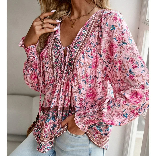 FloraChic – Blouse Imprimée à Manches Longues & Noeud Ajustable