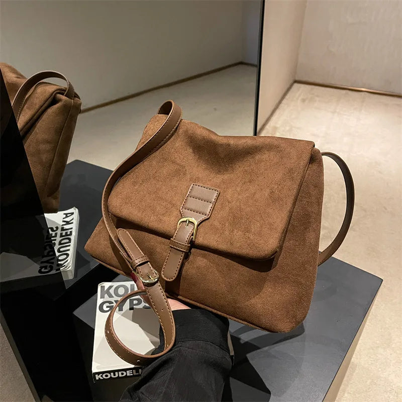 Naya Velours – Sac Bandoulière Suédine à Boucle