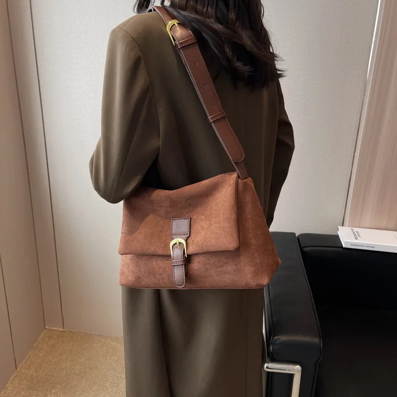 Naya Velours – Sac Bandoulière Suédine à Boucle