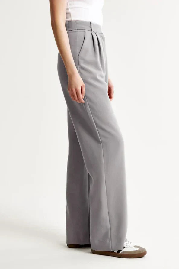 Nadia – Pantalon Gris Tailleur Élégant